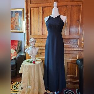 Elegant Laundry by Shelli Segal Petites long black gown.